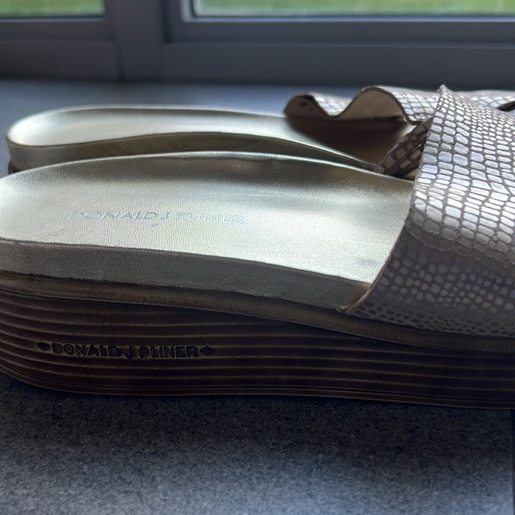 Donald Pliner Women's Platform Slide Sandals size 8.5 - Picture 8 of 8